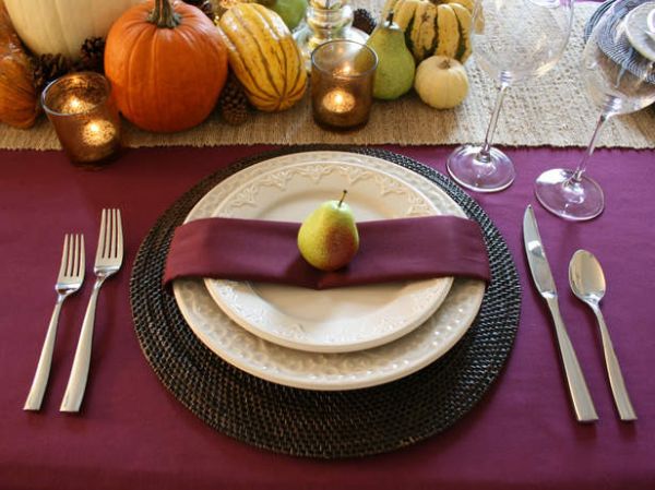 Sweet Purple Thanksgiving Decoration for Intimate and Romantic Party : Great Purple Brings Sophistication To The Thanksgiving Table